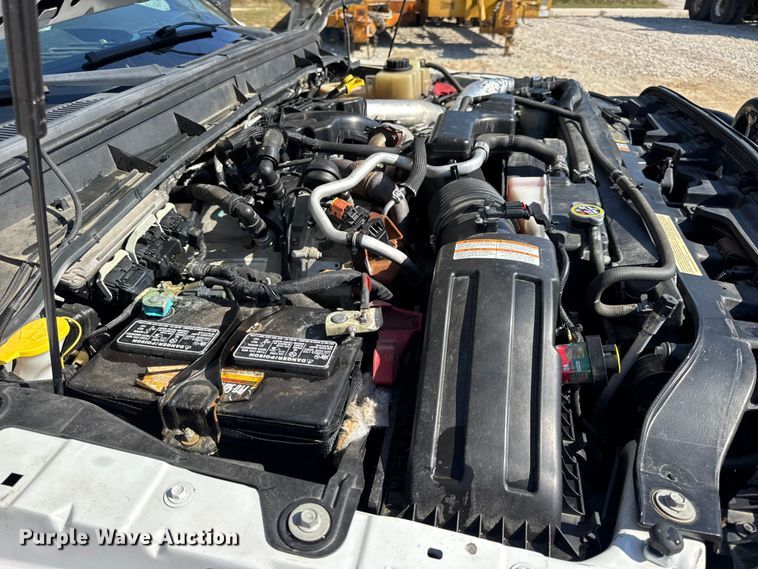 image for item DO2401 2015 Ford F550 XL flatbed truck