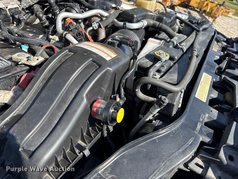 image for item DO2401 2015 Ford F550 XL flatbed truck