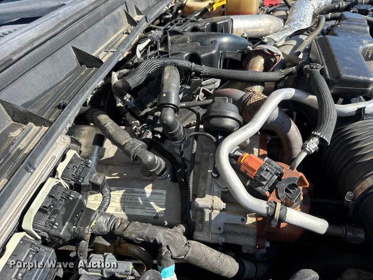 image for item DO2401 2015 Ford F550 XL flatbed truck