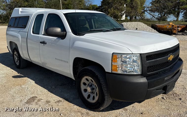 image for item DO2403 2009 Chevrolet Silverado 1500 Ext. Cab pickup truck
