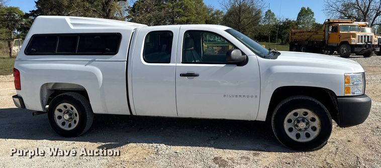 image for item DO2403 2009 Chevrolet Silverado 1500 Ext. Cab pickup truck