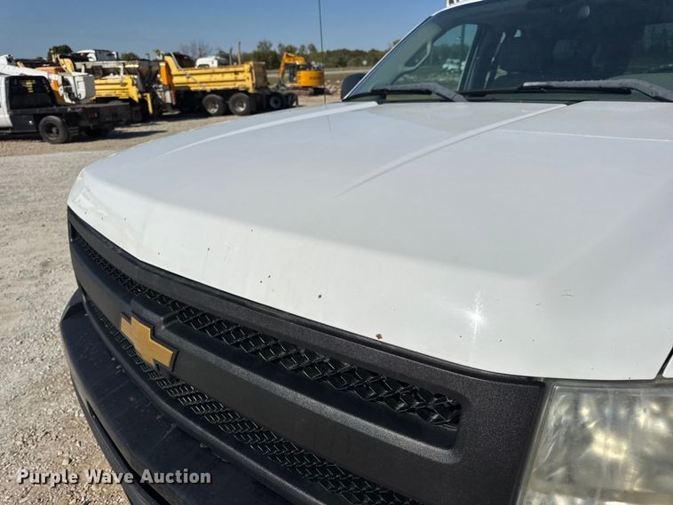 image for item DO2403 2009 Chevrolet Silverado 1500 Ext. Cab pickup truck