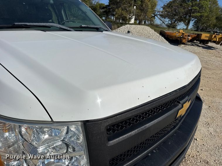 image for item DO2403 2009 Chevrolet Silverado 1500 Ext. Cab pickup truck