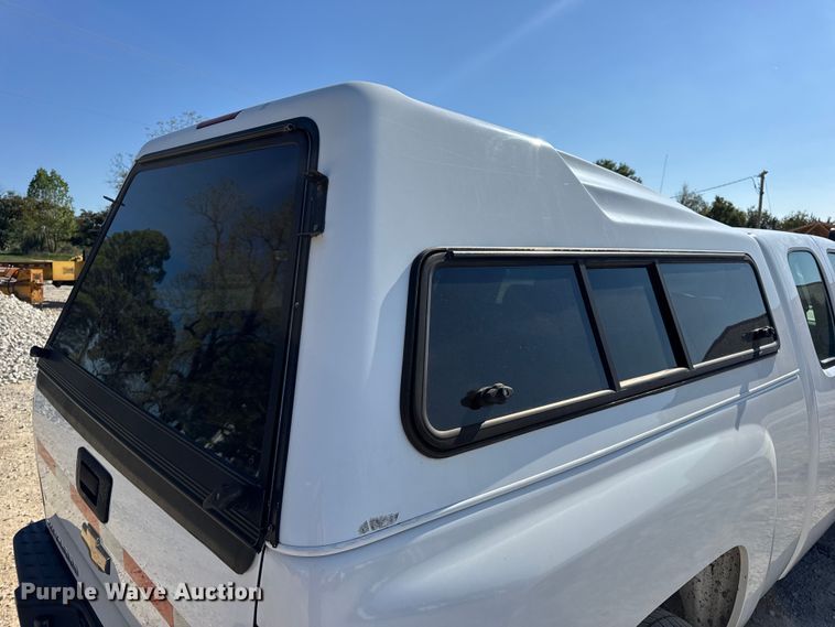 image for item DO2403 2009 Chevrolet Silverado 1500 Ext. Cab pickup truck