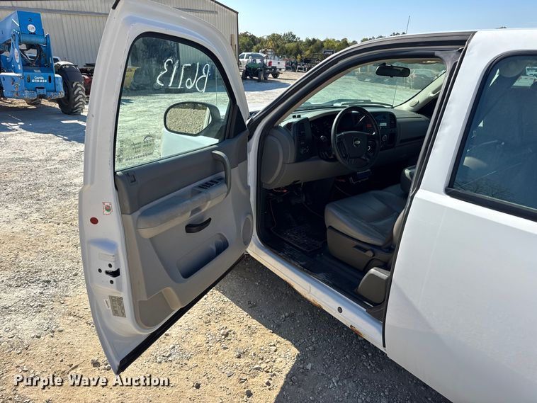 image for item DO2403 2009 Chevrolet Silverado 1500 Ext. Cab pickup truck