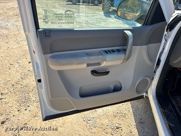 image for item DO2403 2009 Chevrolet Silverado 1500 Ext. Cab pickup truck