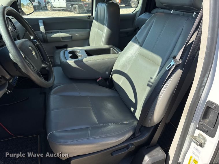 image for item DO2403 2009 Chevrolet Silverado 1500 Ext. Cab pickup truck