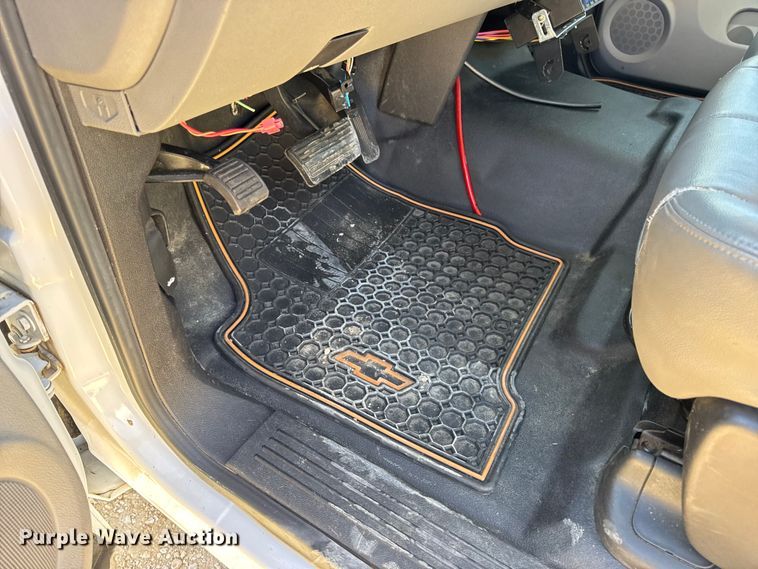 image for item DO2403 2009 Chevrolet Silverado 1500 Ext. Cab pickup truck