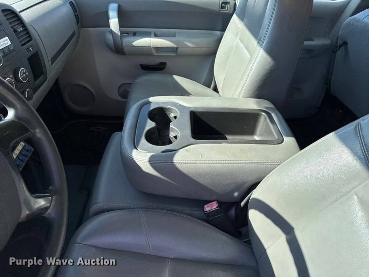 image for item DO2403 2009 Chevrolet Silverado 1500 Ext. Cab pickup truck