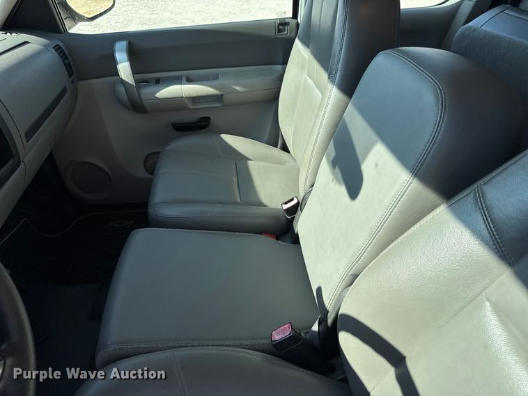 image for item DO2403 2009 Chevrolet Silverado 1500 Ext. Cab pickup truck