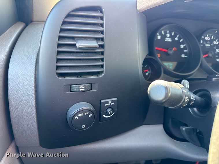 image for item DO2403 2009 Chevrolet Silverado 1500 Ext. Cab pickup truck