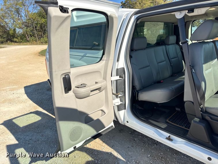 image for item DO2403 2009 Chevrolet Silverado 1500 Ext. Cab pickup truck