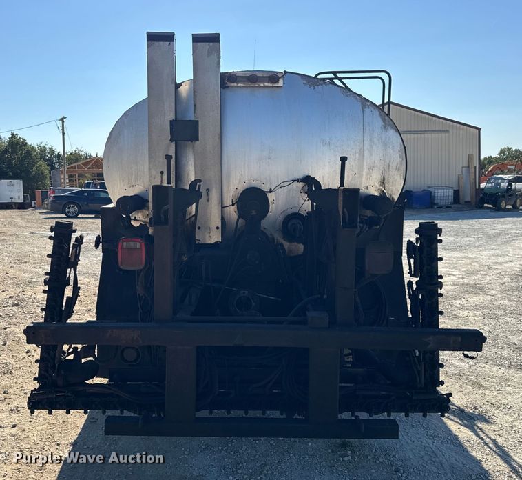 image for item DO2404 2008 International WorkStar 7300 oil distributor truck