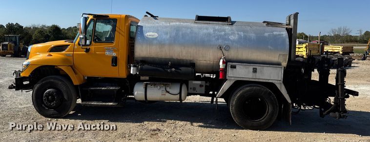 image for item DO2404 2008 International WorkStar 7300 oil distributor truck