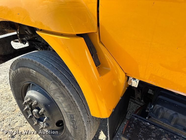 image for item DO2404 2008 International WorkStar 7300 oil distributor truck