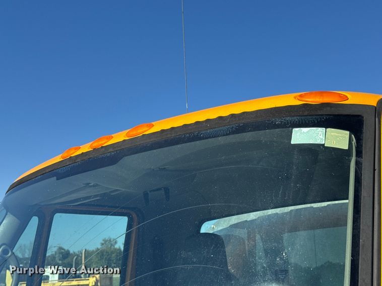 image for item DO2404 2008 International WorkStar 7300 oil distributor truck