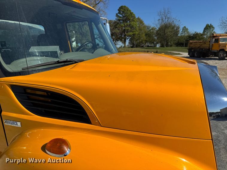 image for item DO2404 2008 International WorkStar 7300 oil distributor truck