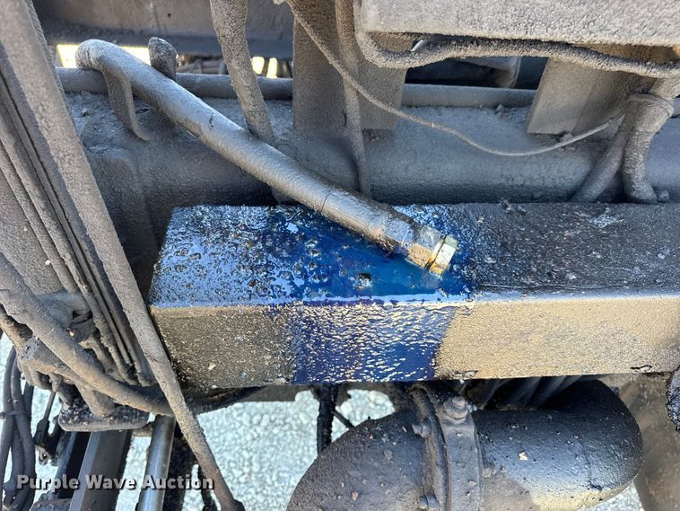 image for item DO2404 2008 International WorkStar 7300 oil distributor truck