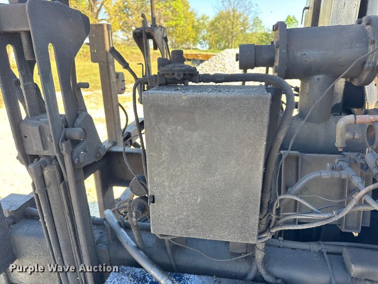 image for item DO2404 2008 International WorkStar 7300 oil distributor truck