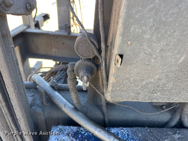 image for item DO2404 2008 International WorkStar 7300 oil distributor truck