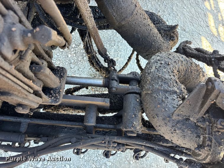 image for item DO2404 2008 International WorkStar 7300 oil distributor truck