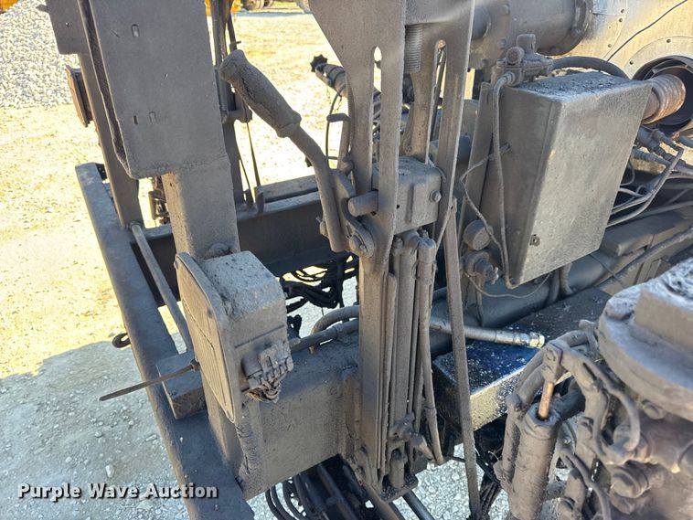 image for item DO2404 2008 International WorkStar 7300 oil distributor truck