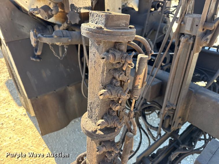 image for item DO2404 2008 International WorkStar 7300 oil distributor truck