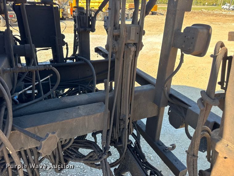 image for item DO2404 2008 International WorkStar 7300 oil distributor truck