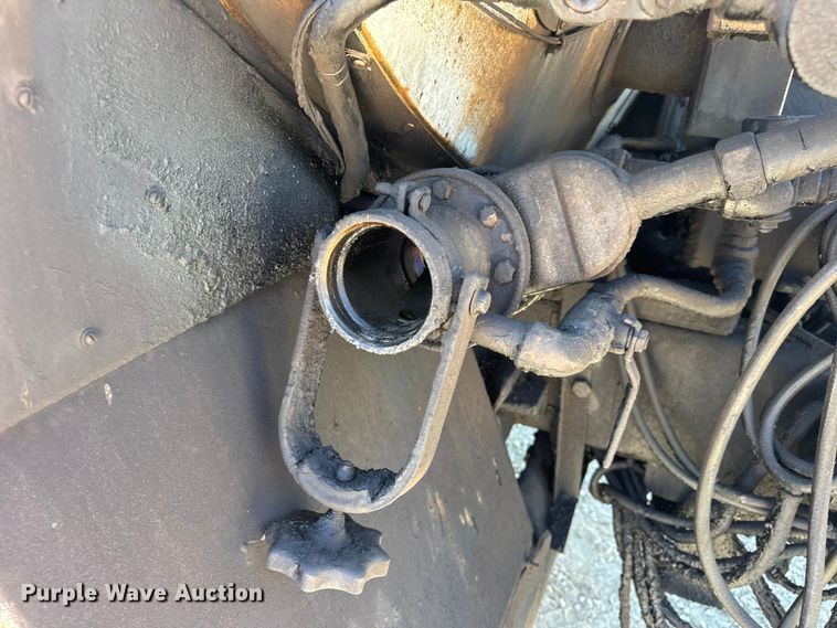 image for item DO2404 2008 International WorkStar 7300 oil distributor truck