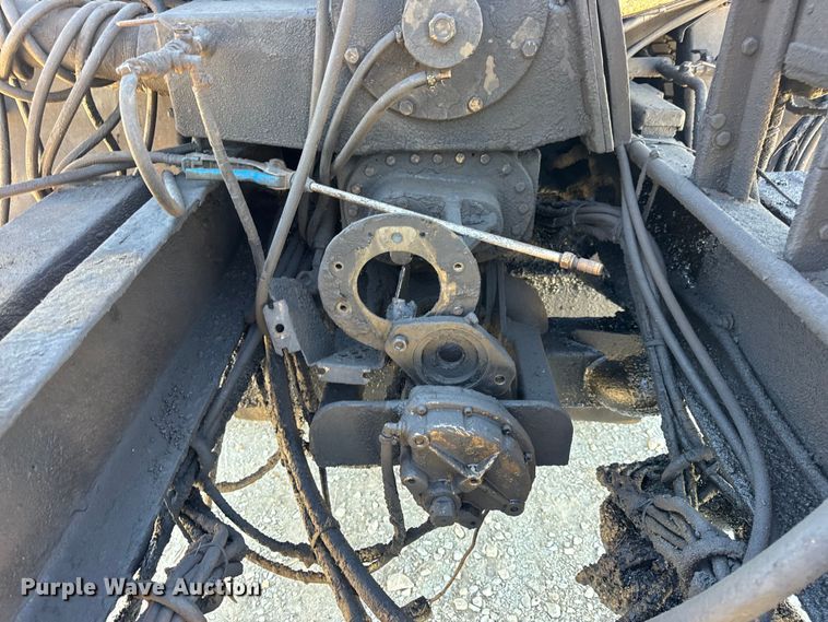 image for item DO2404 2008 International WorkStar 7300 oil distributor truck