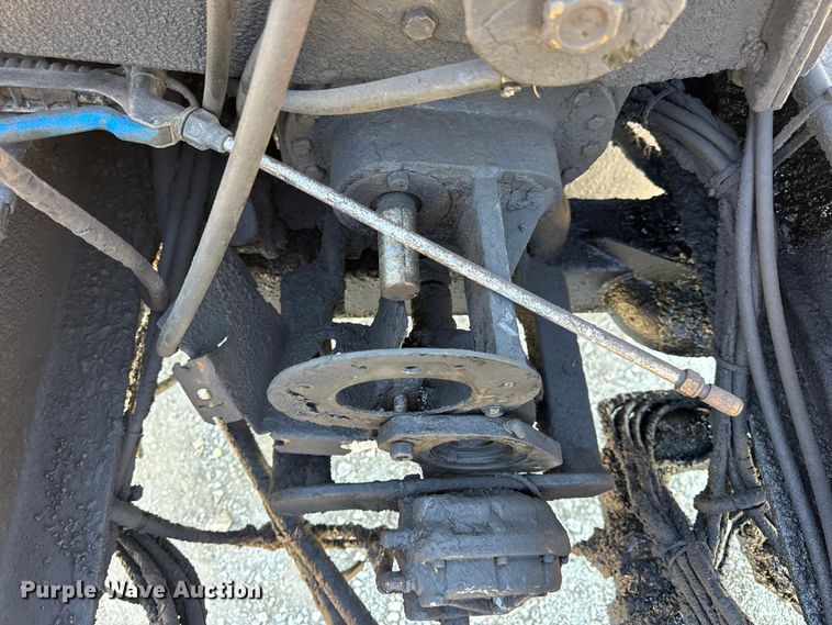 image for item DO2404 2008 International WorkStar 7300 oil distributor truck