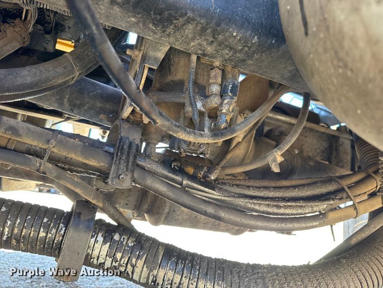 image for item DO2404 2008 International WorkStar 7300 oil distributor truck