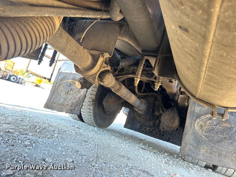 image for item DO2404 2008 International WorkStar 7300 oil distributor truck