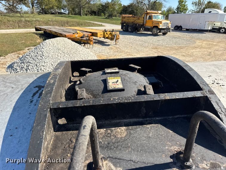 image for item DO2404 2008 International WorkStar 7300 oil distributor truck