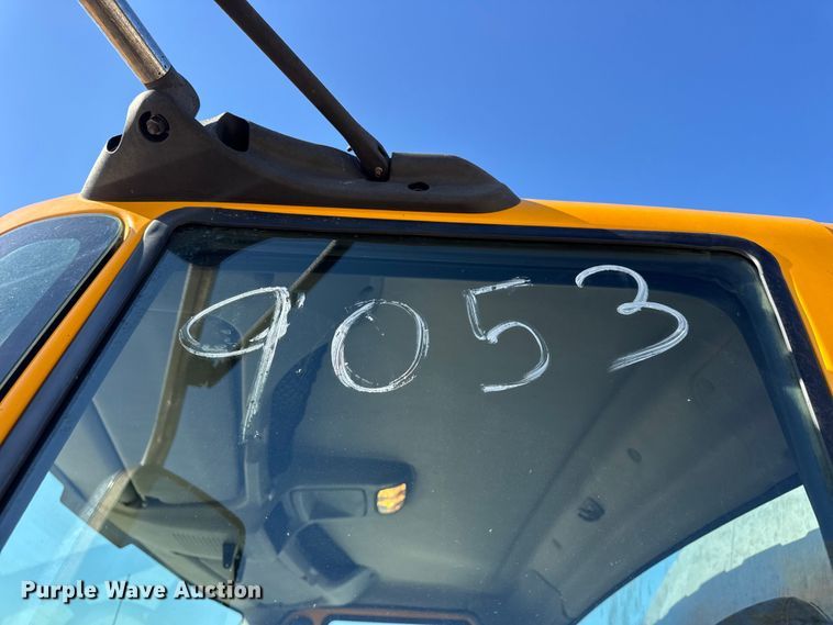 image for item DO2404 2008 International WorkStar 7300 oil distributor truck