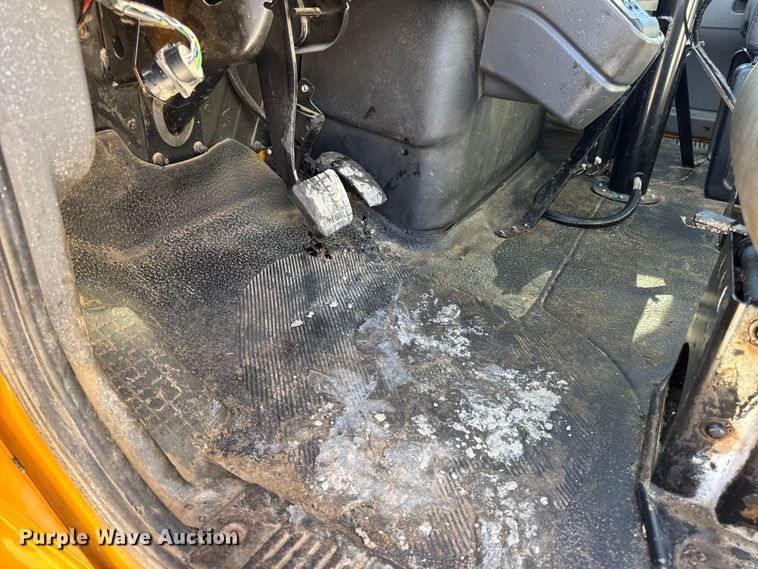 image for item DO2404 2008 International WorkStar 7300 oil distributor truck