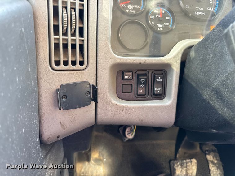 image for item DO2404 2008 International WorkStar 7300 oil distributor truck