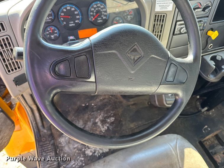 image for item DO2404 2008 International WorkStar 7300 oil distributor truck