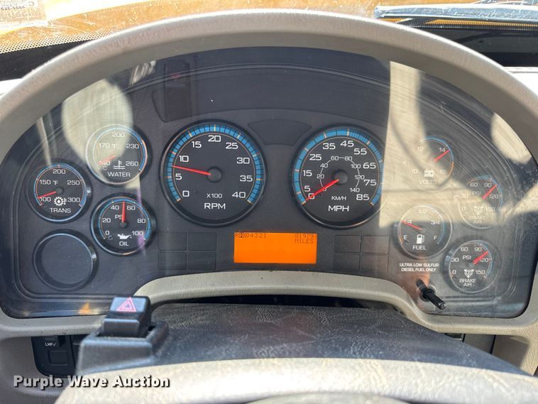 image for item DO2404 2008 International WorkStar 7300 oil distributor truck