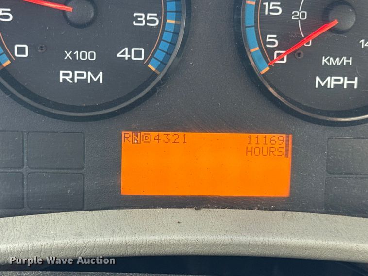 image for item DO2404 2008 International WorkStar 7300 oil distributor truck