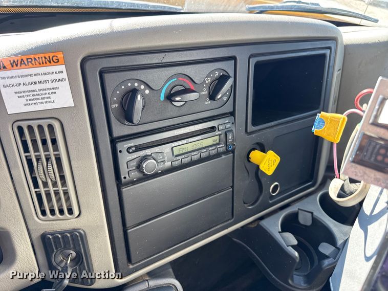 image for item DO2404 2008 International WorkStar 7300 oil distributor truck