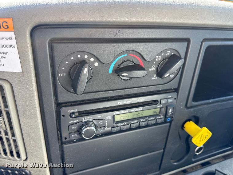 image for item DO2404 2008 International WorkStar 7300 oil distributor truck