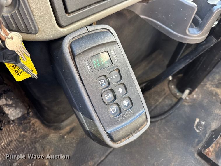 image for item DO2404 2008 International WorkStar 7300 oil distributor truck