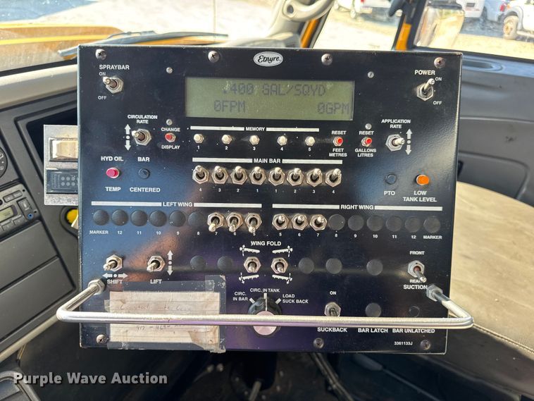 image for item DO2404 2008 International WorkStar 7300 oil distributor truck