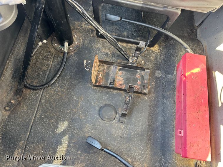 image for item DO2404 2008 International WorkStar 7300 oil distributor truck