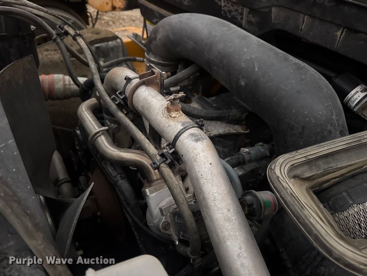 image for item DO2404 2008 International WorkStar 7300 oil distributor truck