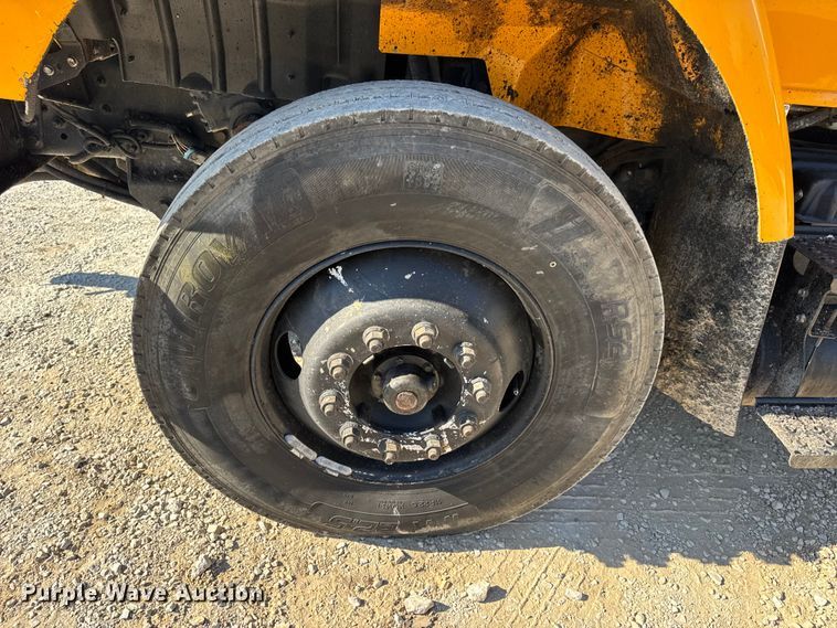 image for item DO2404 2008 International WorkStar 7300 oil distributor truck