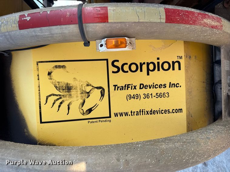 image for item DO2413 2001 International 4900 dump truck