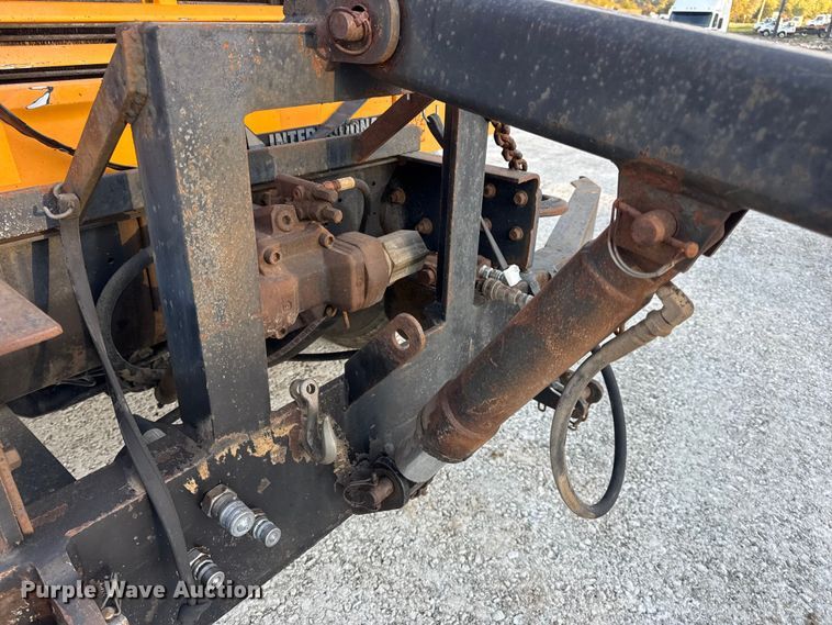 image for item DO2413 2001 International 4900 dump truck