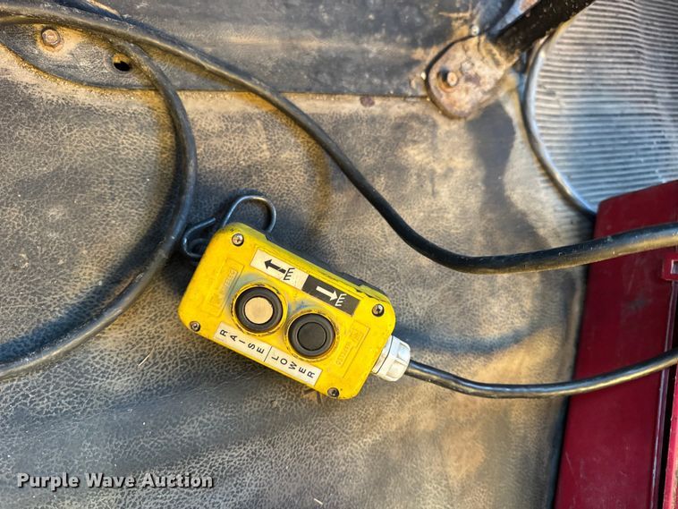 image for item DO2413 2001 International 4900 dump truck